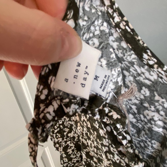 Target midi dress with side cut outs never worn - Picture 3 of 3